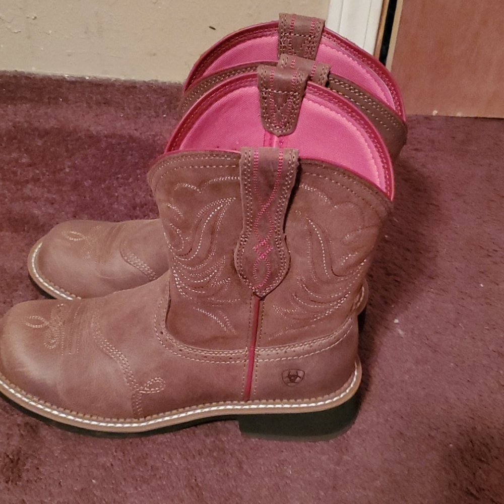 Boots - Picture 2 of 3